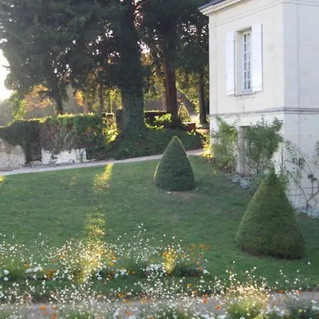 普兰特城堡住宿加早餐酒店 住宿加早餐酒店 Thuré